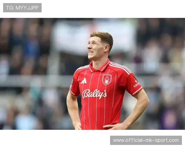 曼联或为新中场抛售边锋筹资