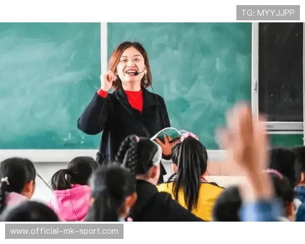 女教师辞职事件敲响警钟：家长该有边界感，辞职女教师被打原因